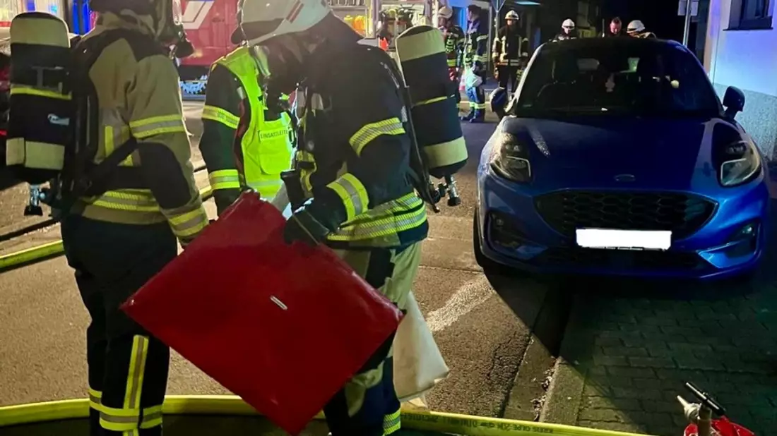FW-OE: Nächtlicher Brandeinsatz in Elspe - Bild: presseportal.de