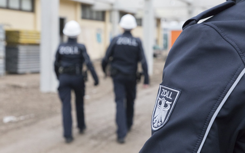 HZA-SB: Zoll nimmt Baustelle in Pirmasens unter die Lupe; Mehrere Verstöße festgestellt - Ermittlungen laufen - Foto: presseportal.de