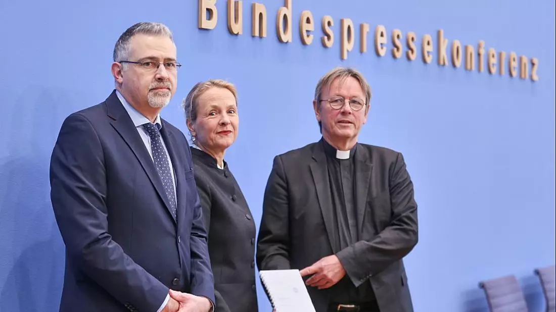 PK Kritische Fragen an die neue strategische Rüstungsexportpolitik der Bundesregierung am 17.12.2025 - Bild: über dts Nachrichtenagentur