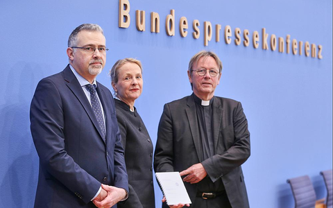 PK Kritische Fragen an die neue strategische Rüstungsexportpolitik der Bundesregierung am 17.12.2025 - Foto: über dts Nachrichtenagentur