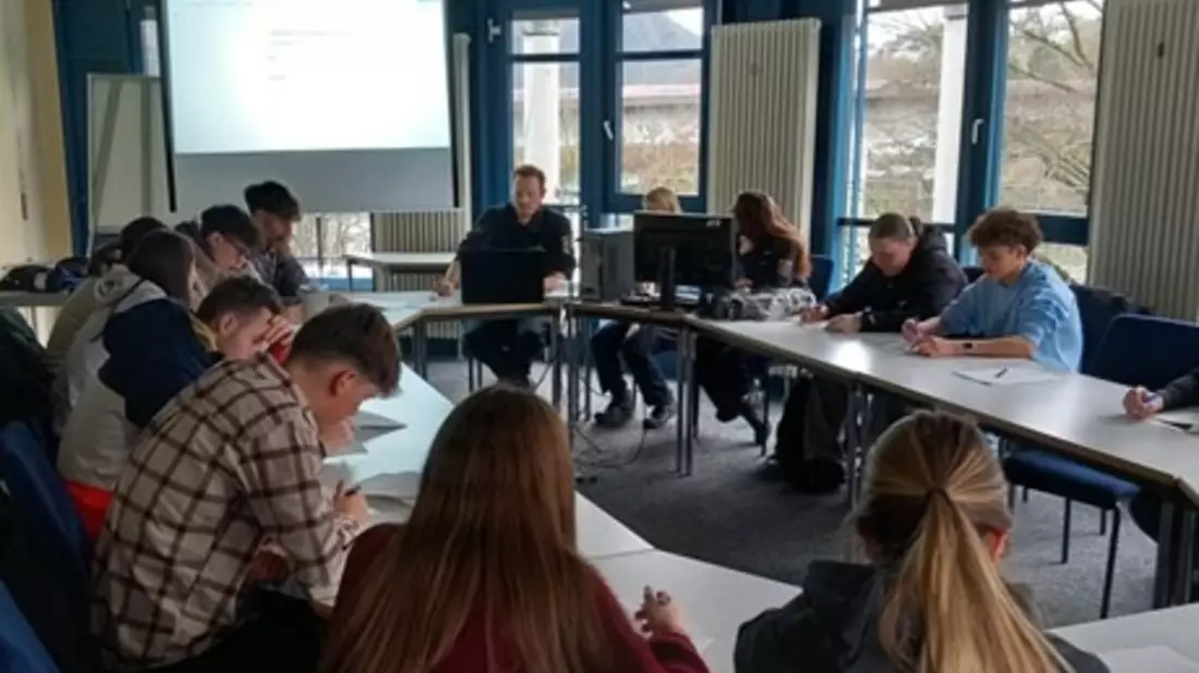 POL-PDMY: Bewerbertraining bei der Polizeiinspektion Cochem - Bild: presseportal.de