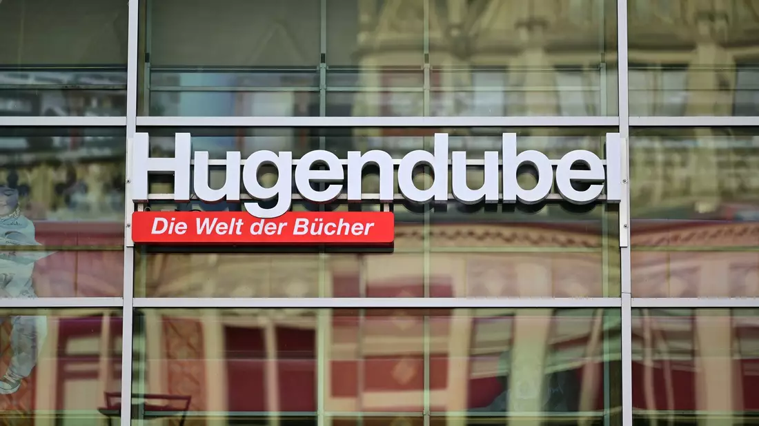 Hugendubel zählt zu den größten Buchhändlern in Deutschland. (Archivbild) - Bild: Martin Schutt/dpa