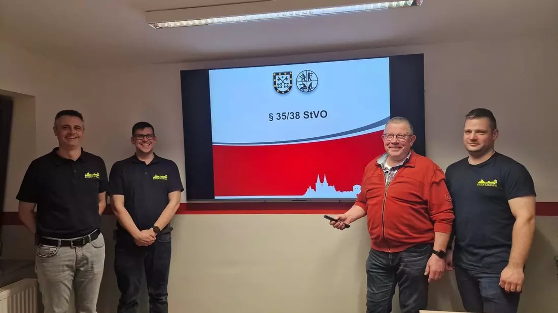 FW Xanten: Förderverein sorgt für vorzeitige Bescherung - Bild: presseportal.de