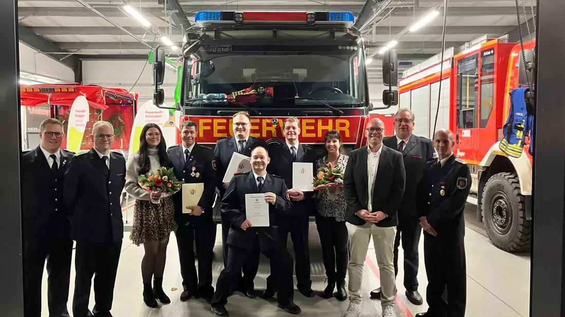FW Dinslaken: Weihnachtsfeier des Löschzugs Oberlohberg - Bild: presseportal.de