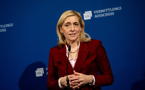 Manuela Schwesig und Hendrik Hoppenstedt wurden als Vermittlungsausschuss-Vorsitzende wiedergewählt.  - Foto: Fabian Sommer/dpa