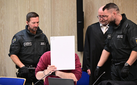 Bei der Fahrt Anfang März war der Angeklagte laut Staatsanwaltschaft gezielt auf Menschen zugefahren. Eine 83-jährige Frau und ein 54-jähriger Mann wurden getötet. (Archivbild) - Foto: Bernd Weißbrod/dpa