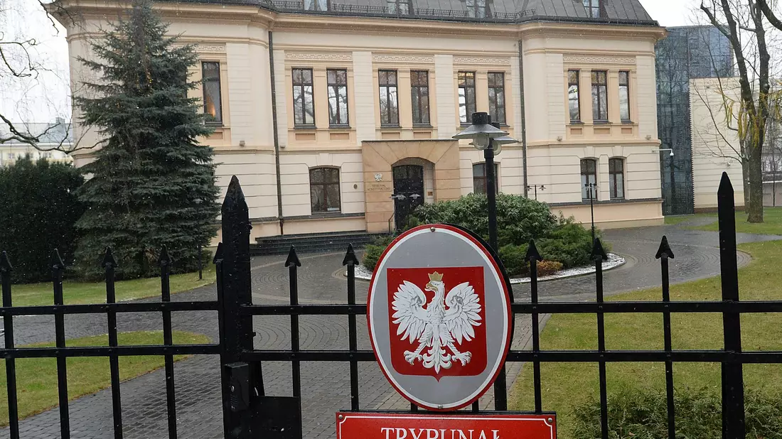 EU-Recht könne nur beachtet werden, wenn es der polnischen Verfassung entspreche, hieß es vom polnischen Verfassungsgerichtshof. (Archivbild) - Bild: Czarek Sokolowski/AP/dpa