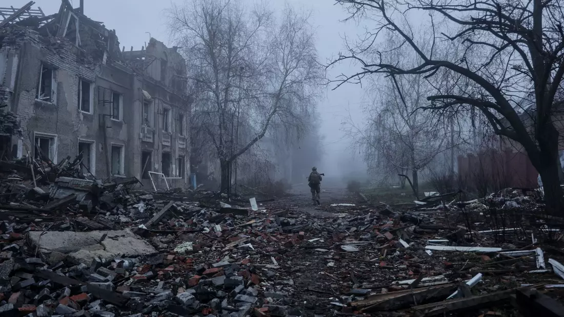 Im Osten der Ukraine - hier die Stadt Kostjantyniwka - toben kurz vor Weihnachten weiter schwere Kämpfe. (Archivbild) - Bild: Oleg Petrasiuk/Ukrainian 24th Mechanized brigade/dpa