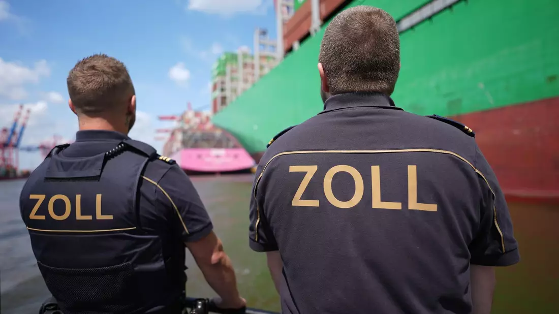 In Hamburg entdeckten die Zollfahnder im Jahr 2025 mehrfach große Mengen an Kokain in Seecontainern. (Archivbild) - Bild: Marcus Brandt/dpa