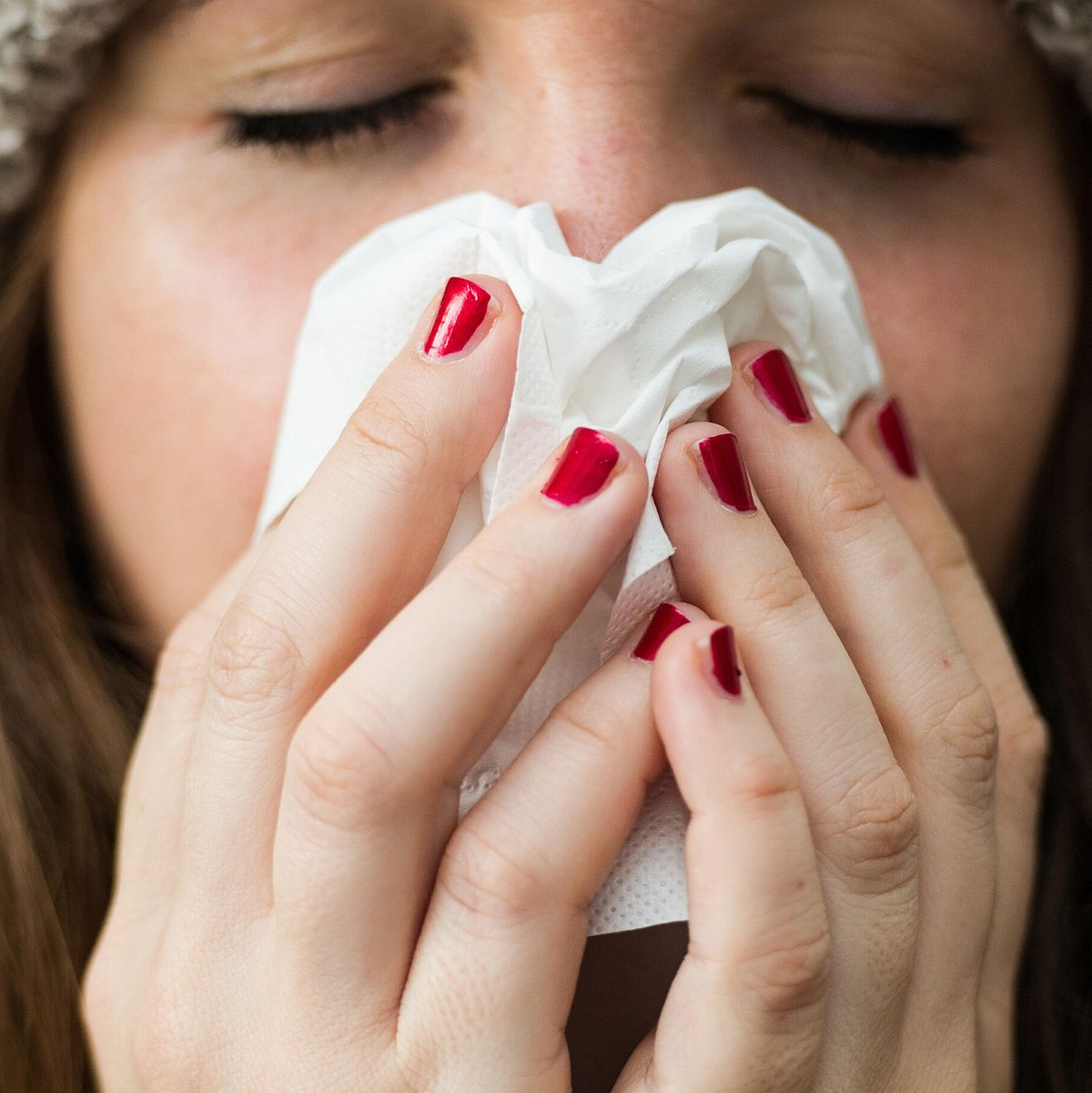 Die jährliche Grippewelle nimmt langsam Fahrt auf. (Symbolbild) - Foto: Christina Sabrowsky/dpa/dpa-tmn