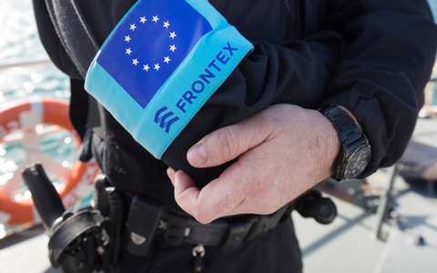 Die europäische Grenzschutzagentur Frontex sieht sich mit Schadenersatzklagen von Schutzsuchenden konfrontiert. (Archivbild) - Foto: Christian Charisius/dpa