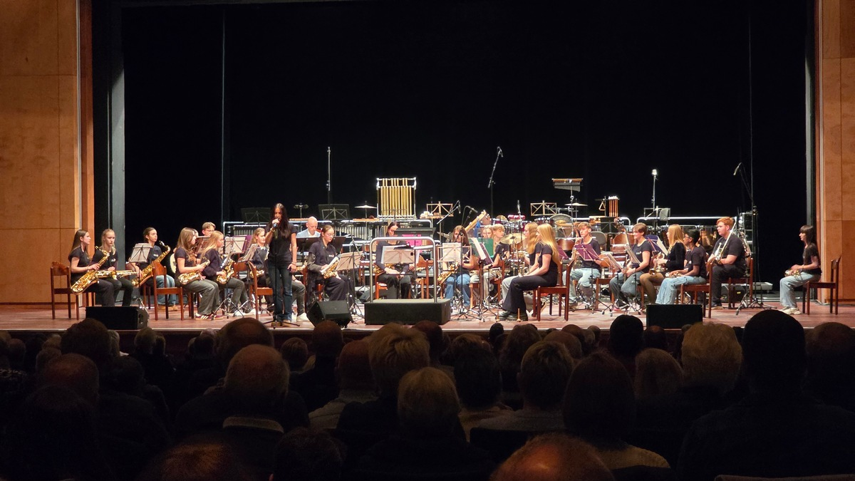 POL-EL: Emsland/Papenburg - Ein unvergesslicher Benefizabend: Polizeiorchester Niedersachsen begeistert in Papenburg - Foto: presseportal.de