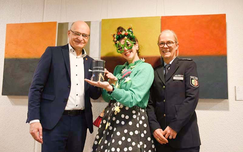 POL-ST: Kreis Steinfurt, Spendenübergabe nach Adventskonzert, fast 3000 Euro für die Klinikclowns im Kreis Steinfurt - Foto: presseportal.de