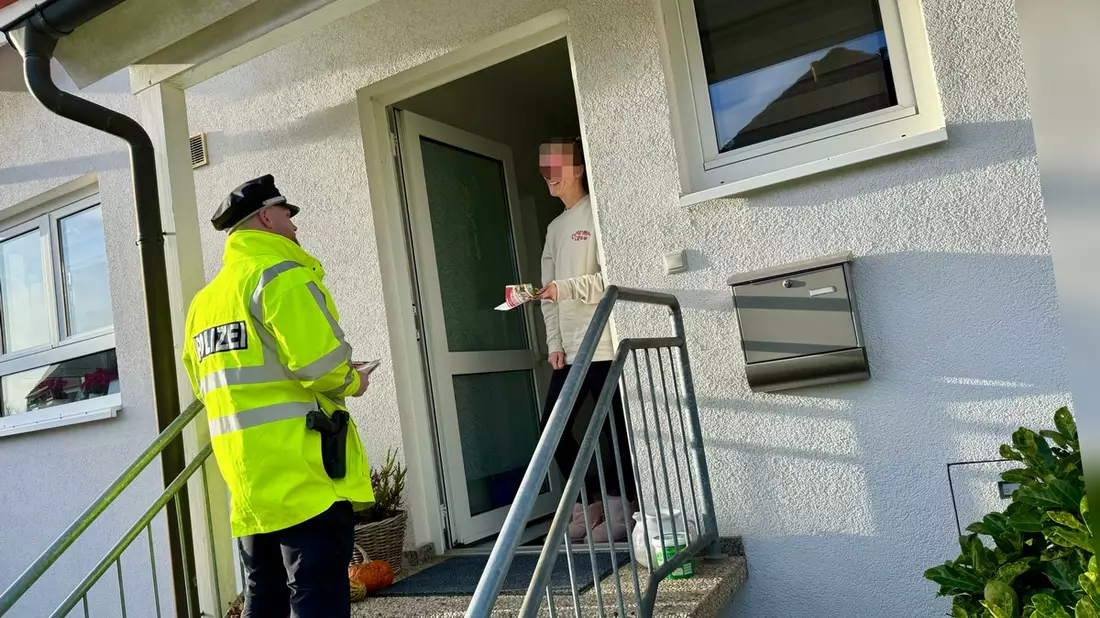 POL-HI: Präventionsmaßnahmen der Polizeiinspektion Hildesheim zum Einbruchschutz - positive Resonanz aus der Bevölkerung - Bild: presseportal.de
