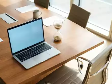 Grammarly-Report: Unternehmen verlieren 1,2 Billionen Dollar durch Kommunikations-Chaos - Foto: über boerse-global.de