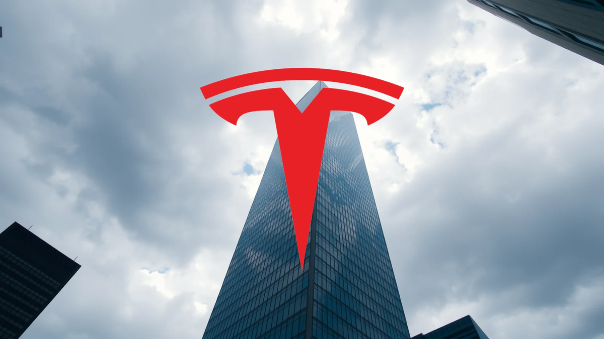Tesla Enfrenta un Desafío Regulatorio Clave en California - Foto: über boerse-global.de