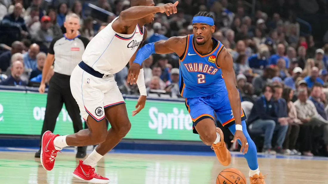 Shai Gilgeous-Alexander (rechts) konnte sich im letzten Viertel ausruhen. - Bild: Kyle Phillips/AP/dpa