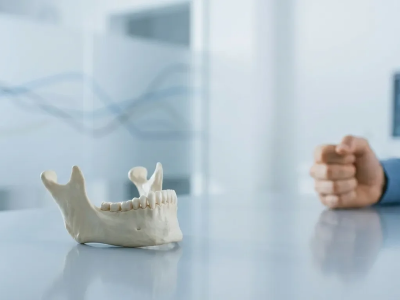 CMD-Therapie 2025: Schiene allein reicht nicht mehr gegen Stress-Kiefer - Foto: über boerse-global.de