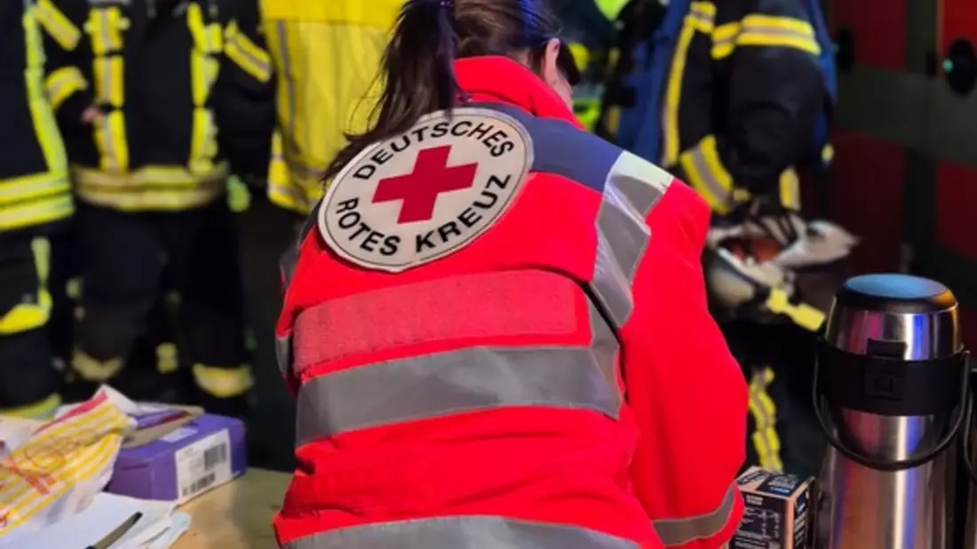 FW Schalksmühle: Großeinsatz durch Brand in Schalksmühle-Everinghausen - Bild: presseportal.de