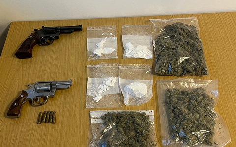 POL-NMS: 251219-1-pdnms Nach Fund von Betäubungsmitteln und Schusswaffen im Kreisgebiet Rendsburg - drei Beschuldigte in Untersuchungshaft - Foto: presseportal.de