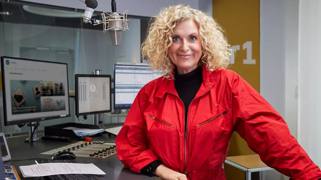 Zurück zu den Radiowurzeln: Susanne Fröhlich moderiert den hr1-Talk - Bild: presseportal.de