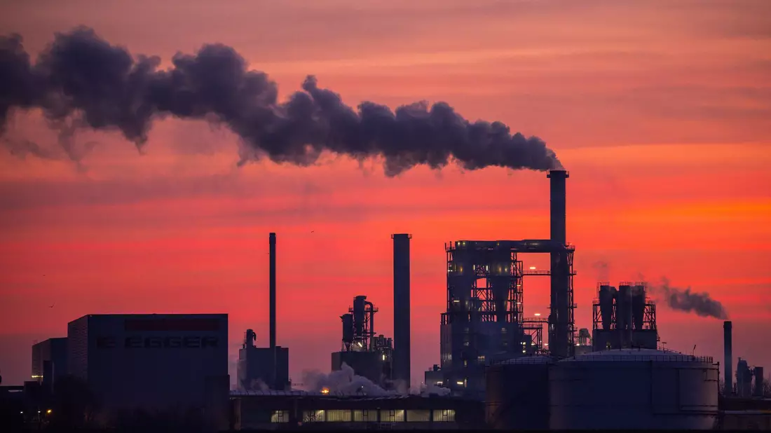 Die Bundesbank sieht für 2026 erste Lichtblicke für die deutsche Wirtschaft nach drei mageren Jahren. (Symbolbild) - Bild: Jens Büttner/dpa