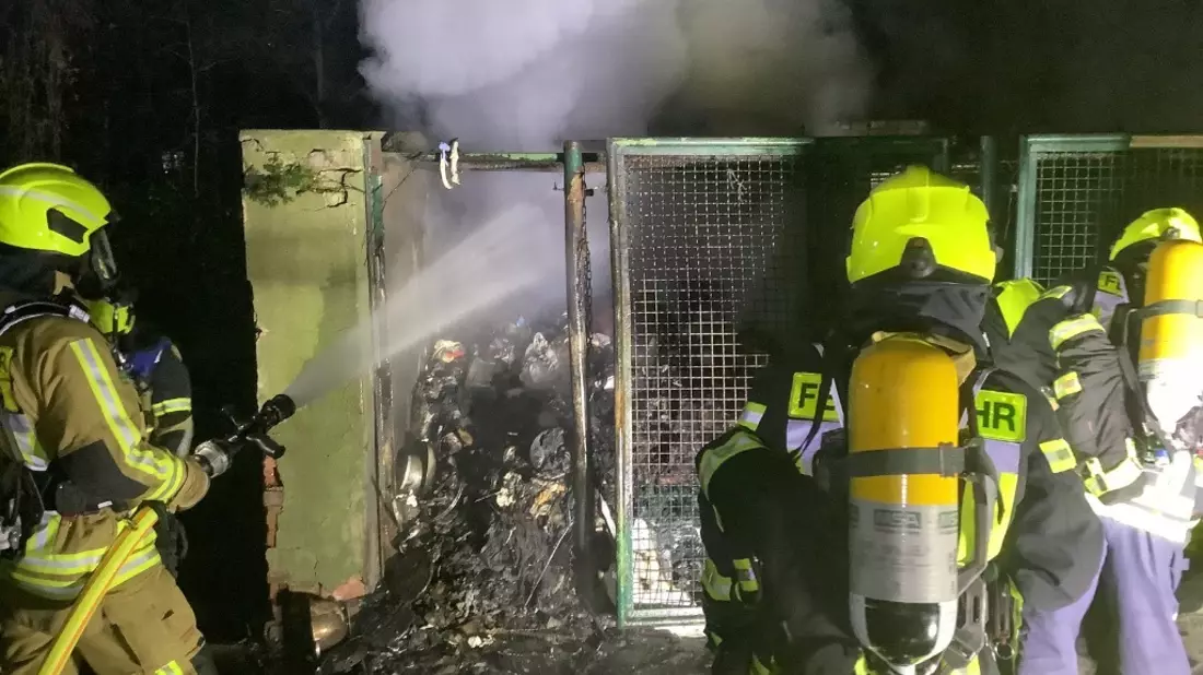 FW-OB: Brand auf der Duisburger Straße beschäftigt Feuerwehr - Bild: presseportal.de