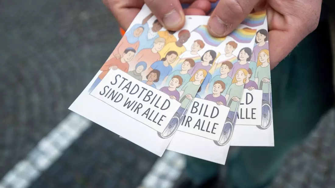 Bundeskanzler Friedrich Merz (CDU) schlägt Kritik wegen seiner «Stadtbild»-Aussage entgegen. (Archivbild)  - Bild: Stefan Puchner/dpa
