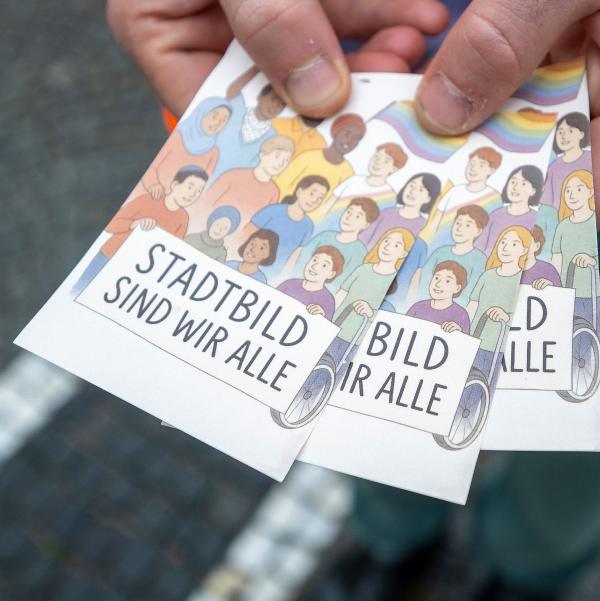 Bundeskanzler Friedrich Merz (CDU) schlägt Kritik wegen seiner «Stadtbild»-Aussage entgegen. (Archivbild)  - Foto: Stefan Puchner/dpa