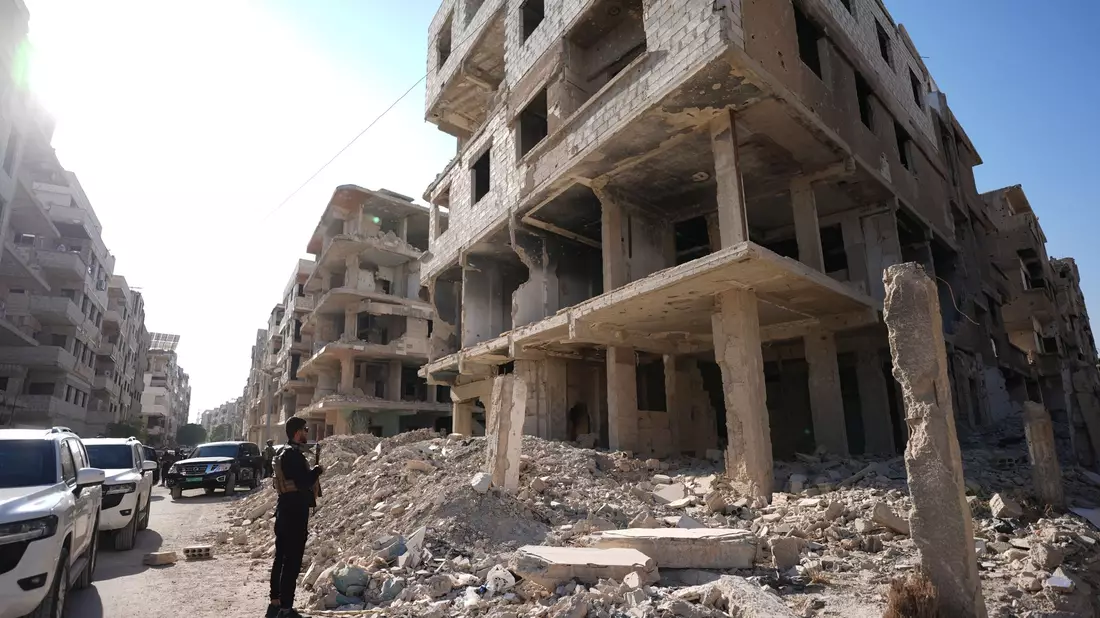 Zerstörte Häuser im syrischen Harasta, einem Vorort von Damaskus. (Archivbild) - Bild: Marcus Brandt/dpa