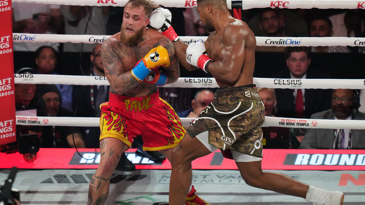 Anthony Joshua gewann das ungleiche Duell gegen Jake Paul. - Foto: Lynne Sladky/AP/dpa