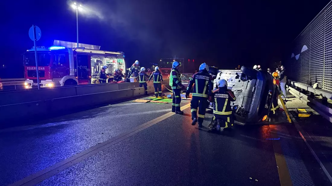 FW Allensbach: H2 VU Person eingeklemmt - Bild: presseportal.de