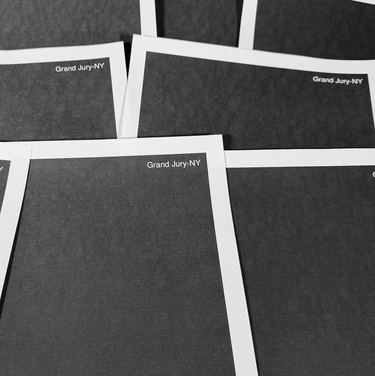 Es werden immer mehr Dokumente der Epstein-Affäre veröffentlicht. - Foto: Jon Elswick/AP/dpa