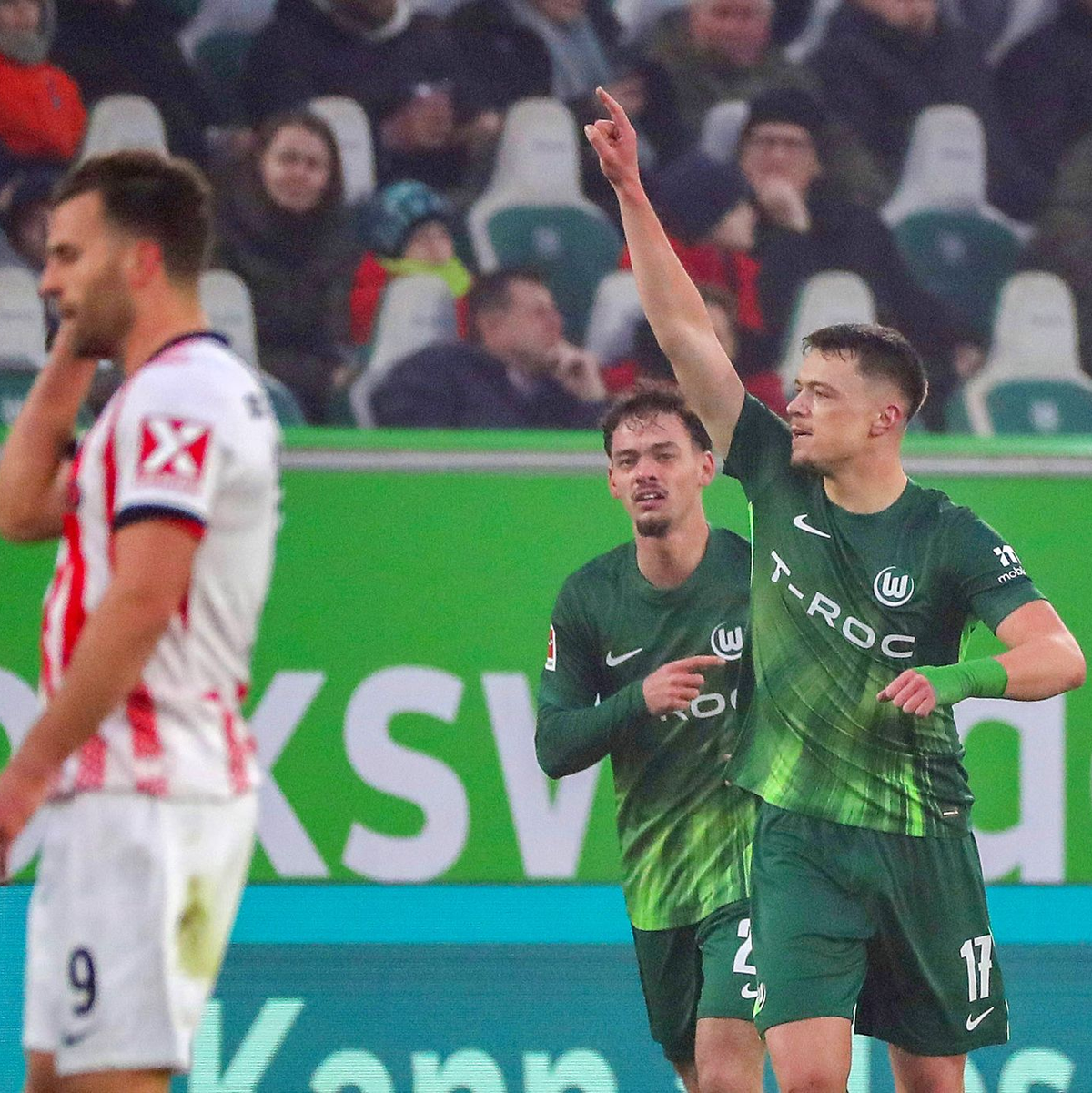 Erzielte drei Tore für Wolfsburg: Dzenan Pejcinovic - Foto: Darius Simka/dpa