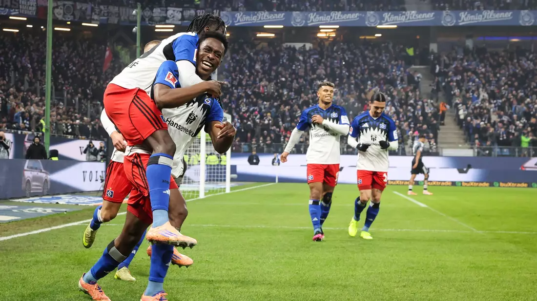 Stefan Kuntz hört beim HSV als Sportvorstand auf.  - Bild: Christian Charisius/dpa
