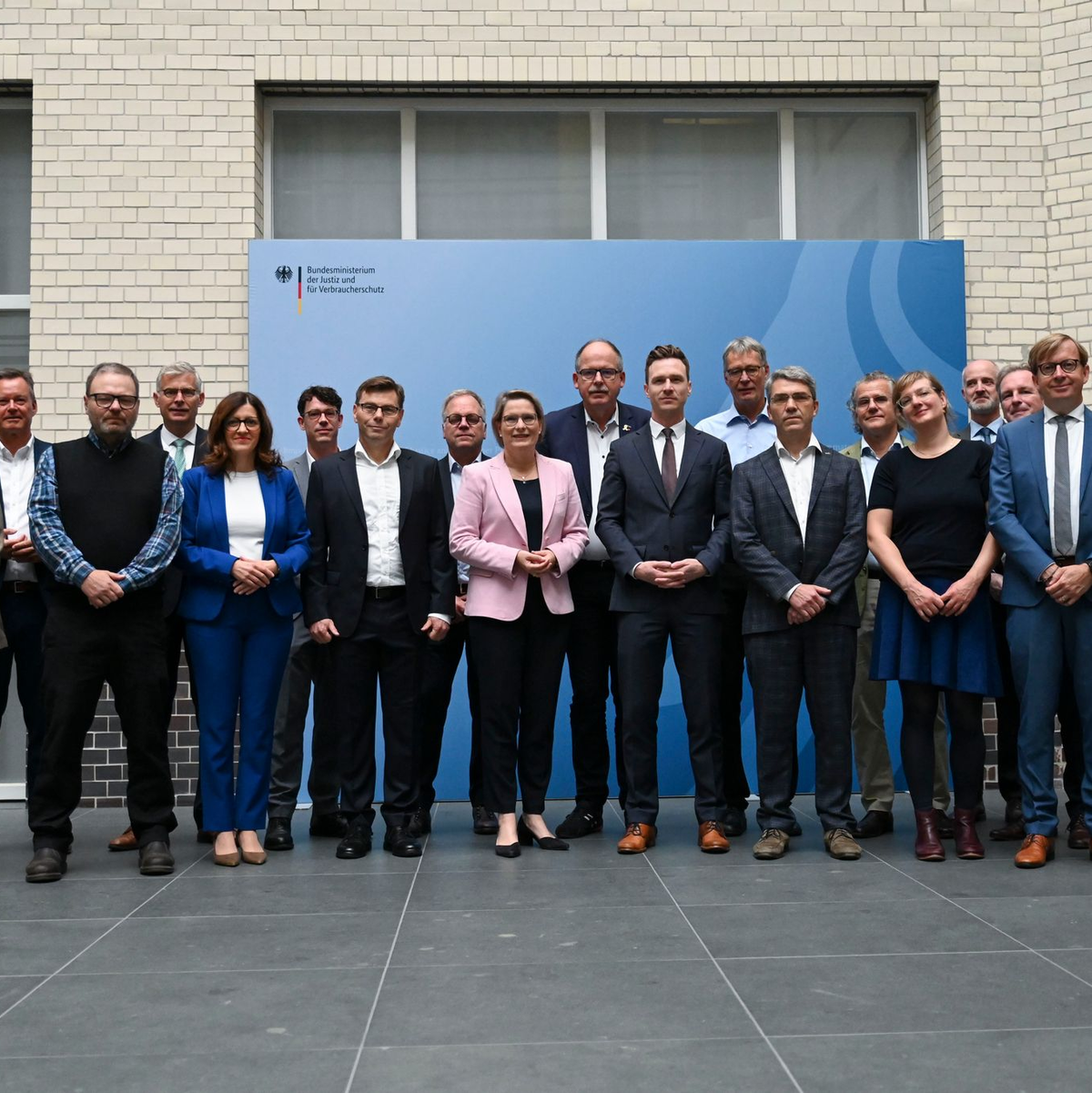 Mit Indexmieten und Kurzzeitmietverträgen befasst sich die Expertenkommission zum Mietrecht nicht, denn dazu steht schon etwas im Koalitionsvertrag. (Archivfoto) - Foto: Katharina Kausche/dpa