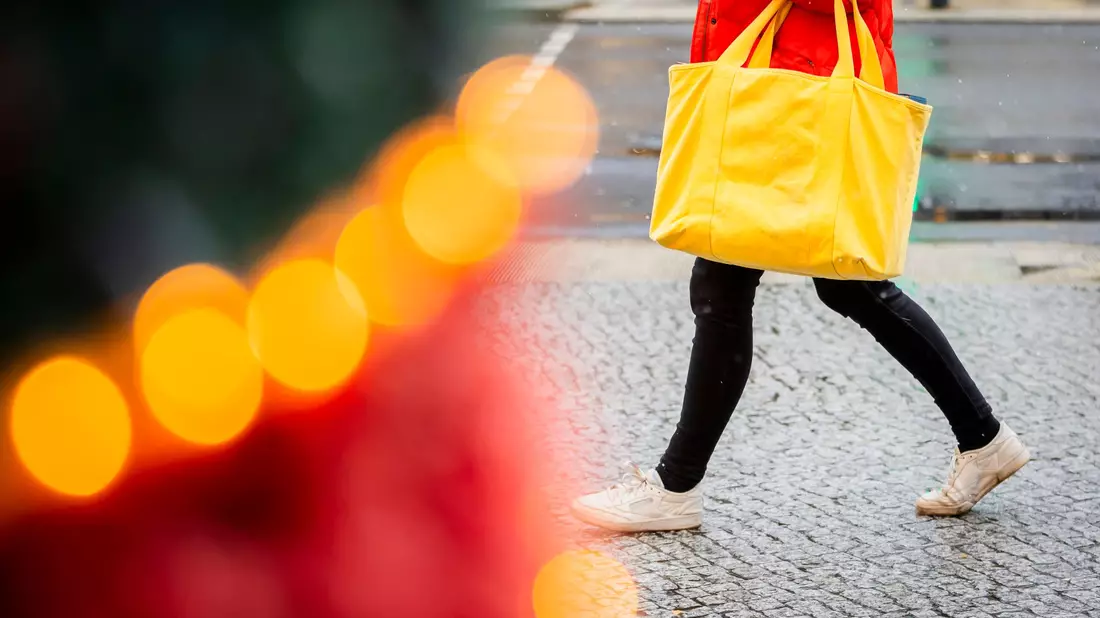Insgesamt zeigen sich bislang nur 17 Prozent der Unternehmen mit dem Verlauf des Weihnachtsgeschäfts zufrieden. - Bild: Christoph Soeder/dpa