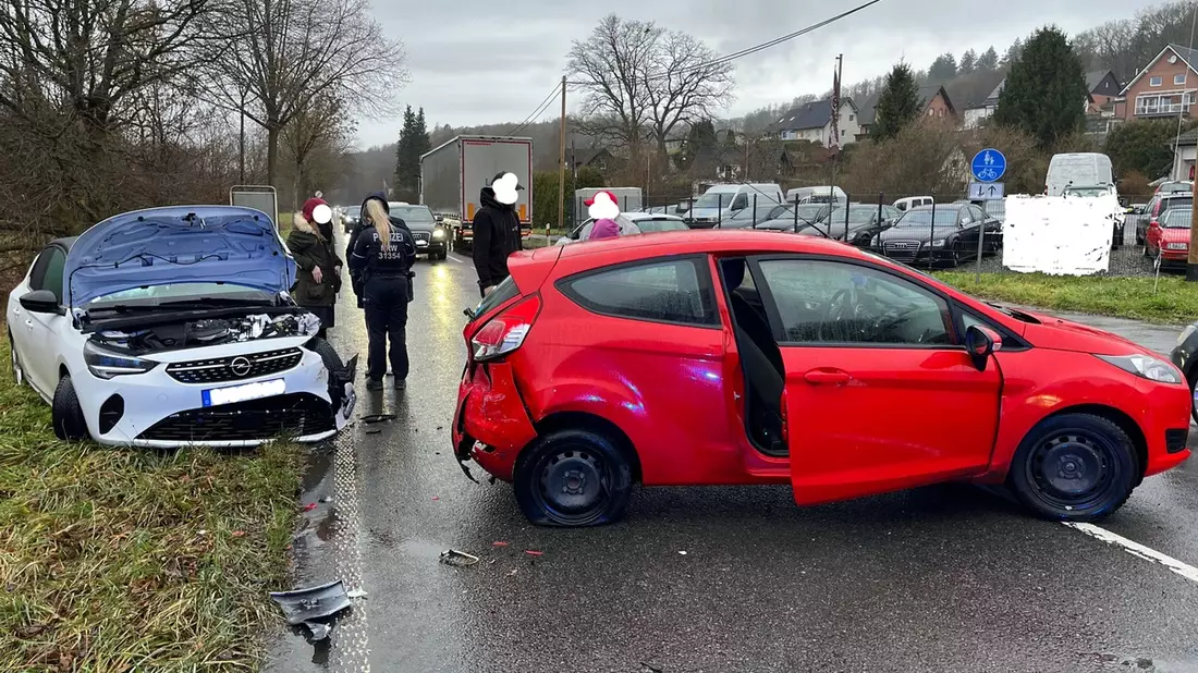 POL-GM: Auffahrunfall fordert eine Verletzte - Bild: presseportal.de