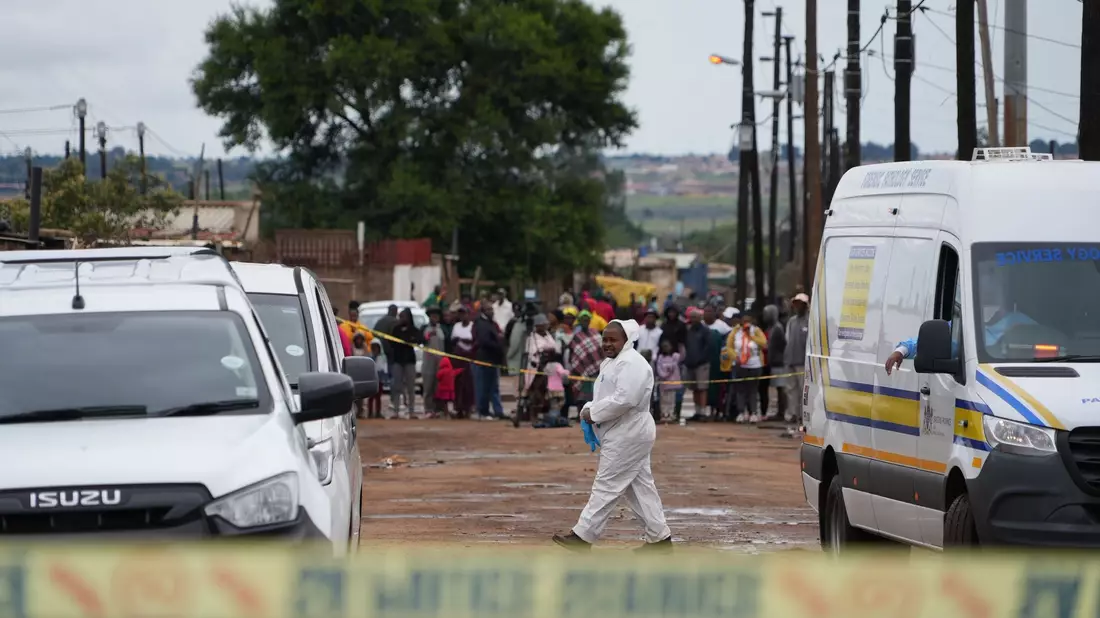 Südafrika kämpft mit hoher Kriminalität. - Bild: Alfonso Nqunjana/AP/dpa