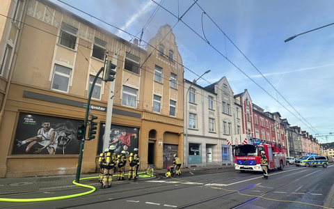 FW-E: Küchenbrand in Mehrfamilienhaus - E-Herd in Brand geraten - Foto: presseportal.de