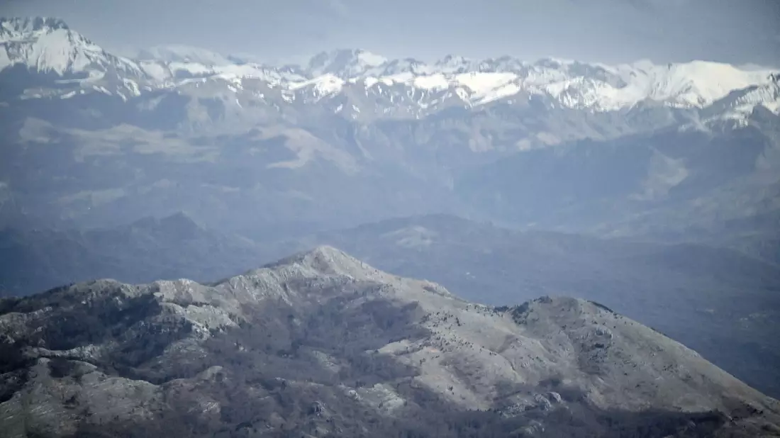 Bei einem Sesselliftunfall in den Bergen Montenegros ist ein Deutscher ums Leben gekommen, seine Ehefrau erlitt Verletzungen. (Archivbild) - Bild: Soeren Stache/dpa