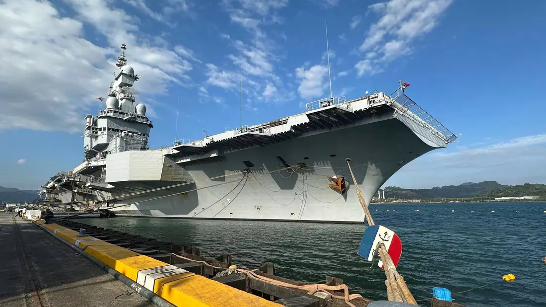 Frankreich ist neben den USA das einzige Land mit einem atomgetriebenen Flugzeugträger. - Bild: Joeal Calupitan/AP/dpa