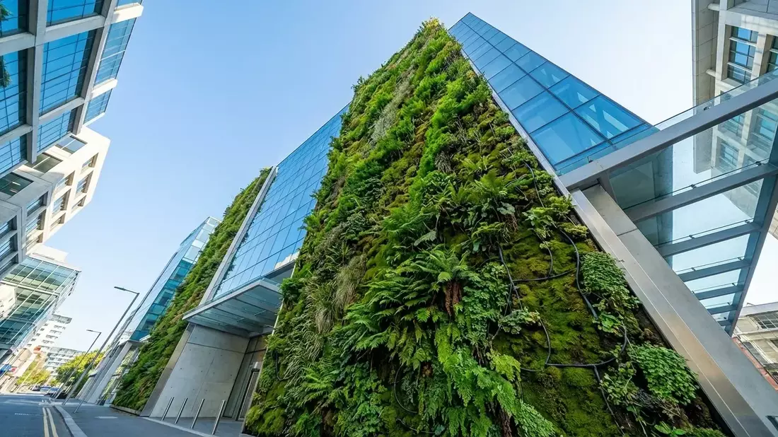 UNIQA nutzt Fassaden-Award für grünes Wirtschaftsmodell - Bild: über boerse-global.de