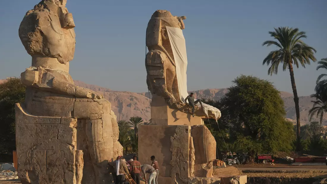 Luxor mit seinen Tempeln und den jahrhundertealten Gräbern im Tal der Könige lockt Touristen aus aller Welt an (Archivbild) - Bild: Amr Nabil/AP/dpa