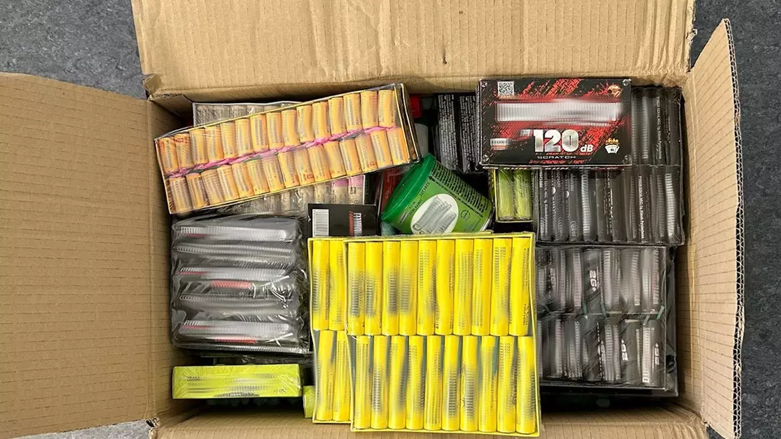 HZA-GI: Zoll warnt: Hände weg vor gefährlichem Feuerwerk aus dem Ausland - Bild: presseportal.de