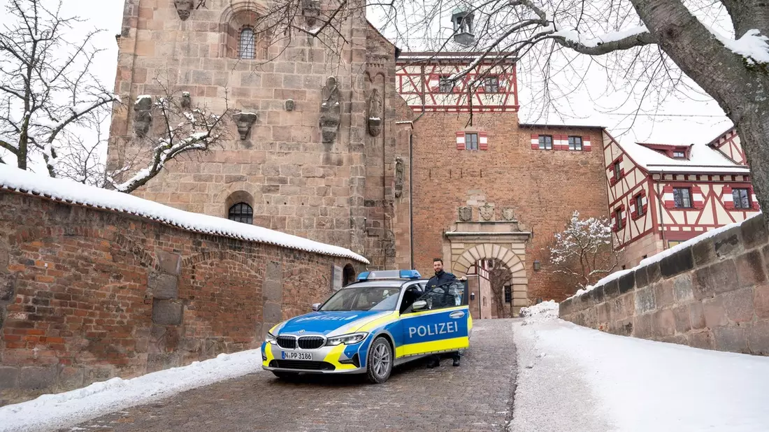 POL-MFR: (1206) Weihnachtsfeiertage und Jahreswechsel 2025/2026 - Erreichbarkeit der Pressestelle - Bild: presseportal.de