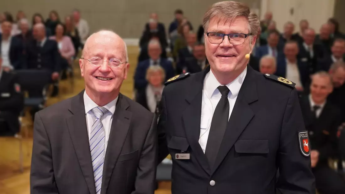 POL-OLD: Jürgen Grüll, Abteilungsleiter 2 der Polizeidirektion Oldenburg, in den Ruhestand verabschiedet - Bild: presseportal.de