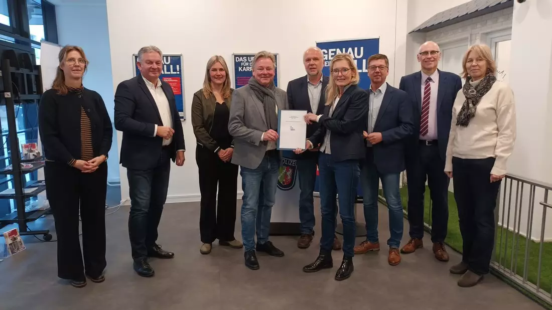 POL-OB: Oberhausen stärkt Präventionsarbeit: Der Präventive Rat unterzeichnet die Zielvereinbarung 2026-2030 Kinder- und Jugenddelinquenz positiv beeinflussen - Bild: presseportal.de