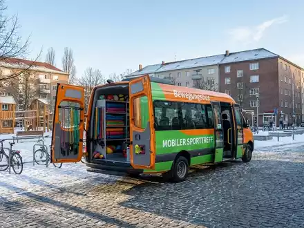 Bewegungsbus bringt Sport direkt in die Nachbarschaft - Foto: über boerse-global.de