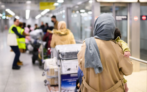 Jahrelang haben die Geflüchteten in Pakistan auf eine Einreiseerlaubnis für Deutschland gewartet. (Archivbild) - Foto: Julian Stratenschulte/dpa